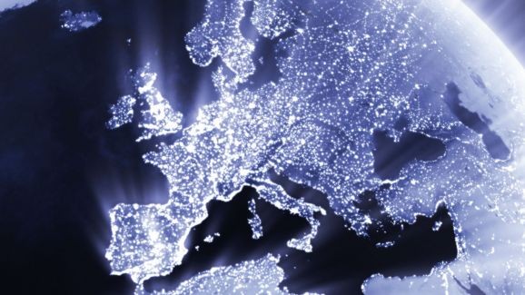 Dal 2017 abolito il roaming in Europa. E la neutralità della rete è legge.