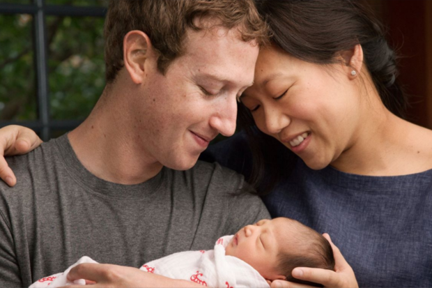 Zuckerberg e Chan, neo-genitori, doneranno in beneficienza il 99% delle azioni di Facebook