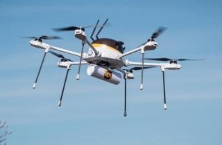 UPS testa i primi droni per consegne urgenti