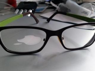 occhiali apple