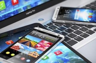 Gli smartphone non conoscono crisi, ma i PC continuano a calare