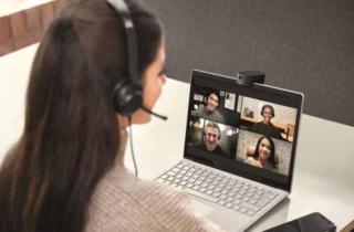 Jabra PanaCast 20 Evolve2 30 Remote Worker Female UC Jabra PanaCast 20 Evolve2 30 Remote Worker Female UC