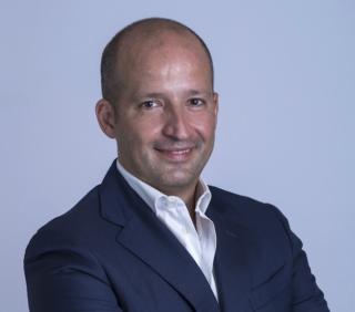 Andrea Buffoni, RVP Marketing Cloud Salesforce Italia Andrea Buffoni, RVP Marketing Cloud Salesforce Italia