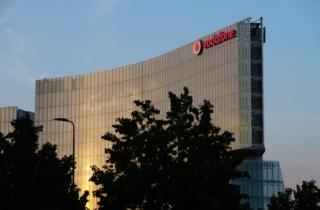 Vodafone Italia sede Milano cwi shutterstock