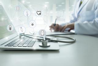 Healthcare,Technology,Concept.,Doctor,Using,A,Laptop,Computer,Contact,With