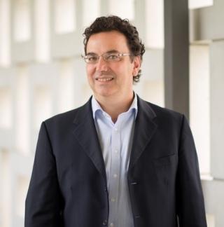 Alessandro Curioni, IBM Fellow, VP Europe and Africa e Director IBM Research Zurich Alessandro Curioni, IBM Fellow, VP Europe and Africa e Director IBM Research Zurich