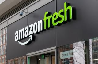 Altro che IA: centinaia di lavoratori indiani controllavano gli acquisti nei negozi senza casse di Amazon