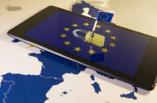 La Commissione UE indaga su X: rischio supermulta per inadempimento al DSA