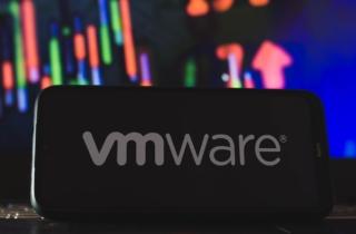 VMware torna sui suoi passi: accordo di rivendita con Dell, HPE e Lenovo
