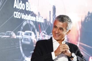 Vodafone, si dimette l’AD Aldo Bisio. Era in carica da 10 anni