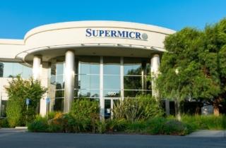 supermicro dwi Riconoscimento-editoriale-Michael-Vi-Shutterstock