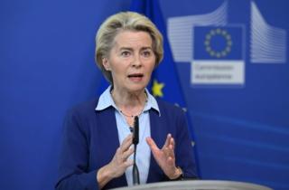 Per Von der Leyen la corsa per la IA non è finita e per tenere in gioco l’EU trova 200 miliardi