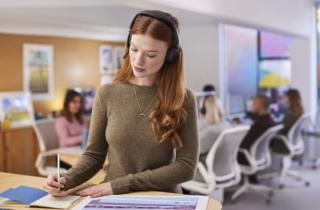 Il potere della voce: come prepararsi alla prossima rivoluzione dell’IA sul posto di lavoro