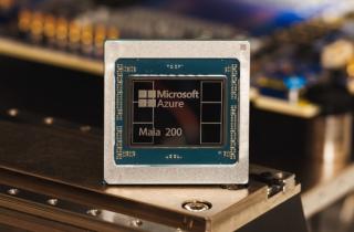Con il chip per l’inferenza AI Maia 200, Microsoft alza la posta nella sfida con AWS e Google