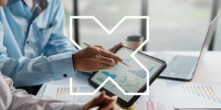 thumb-nutanix-people-sitting-at-desk